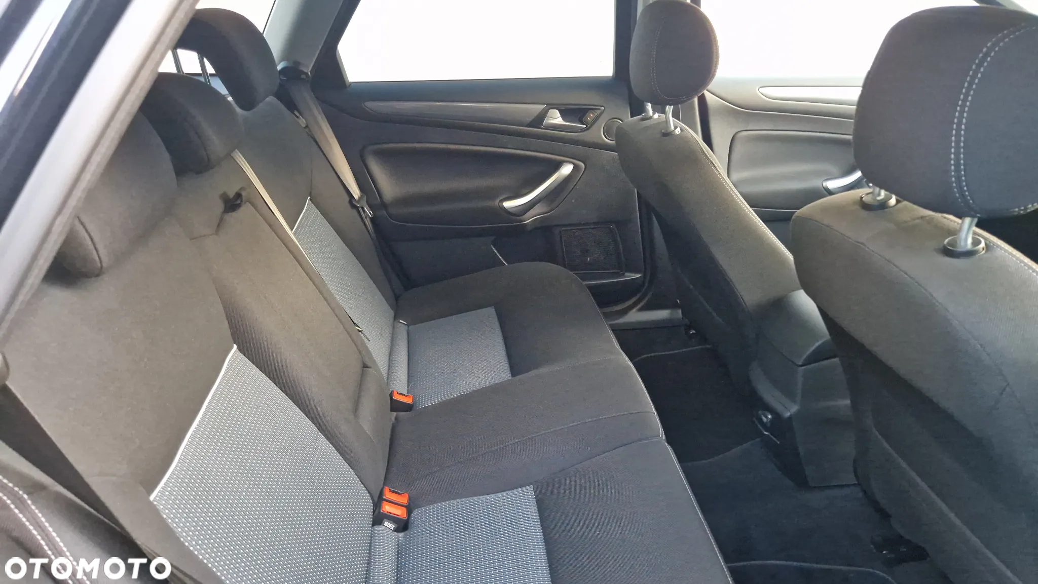 Ford Mondeo 1.6 TDCi Titanium - 23