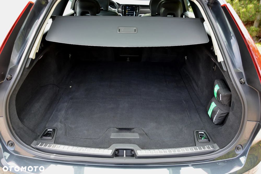 Volvo V90 Cross Country D4 AWD Geartronic Pro - 35