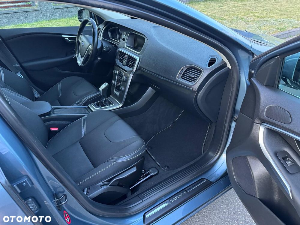 Volvo V40 D2 Summum - 14