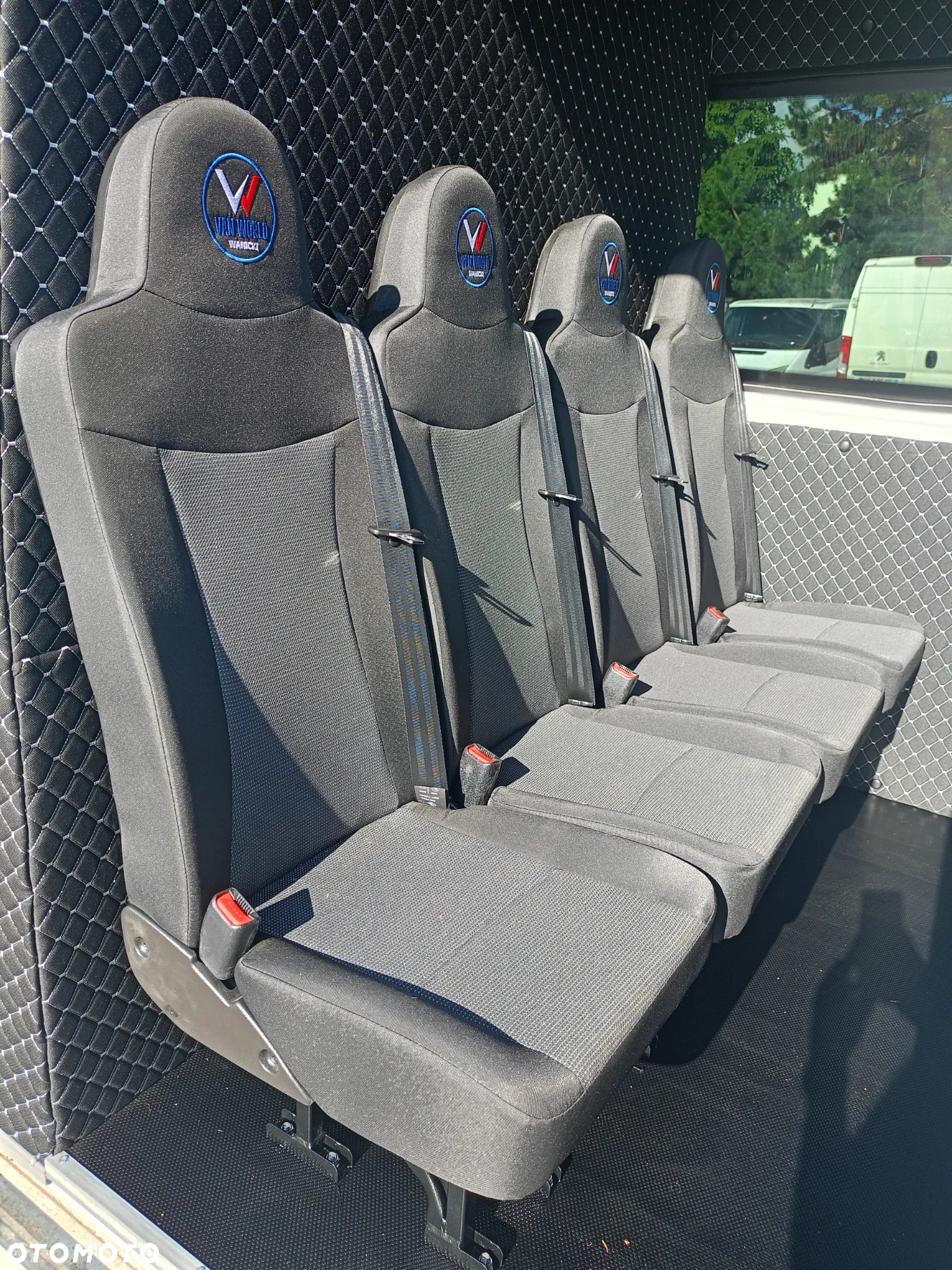 Mercedes-Benz Sprinter - 12