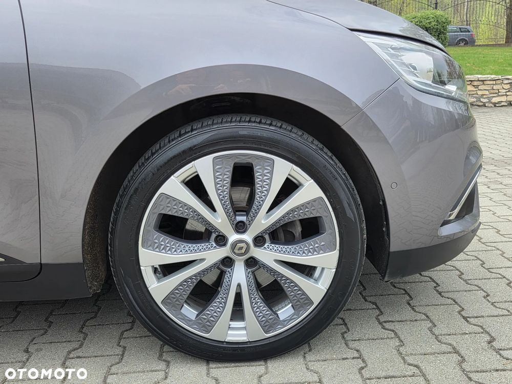 Renault Grand Scenic - 17