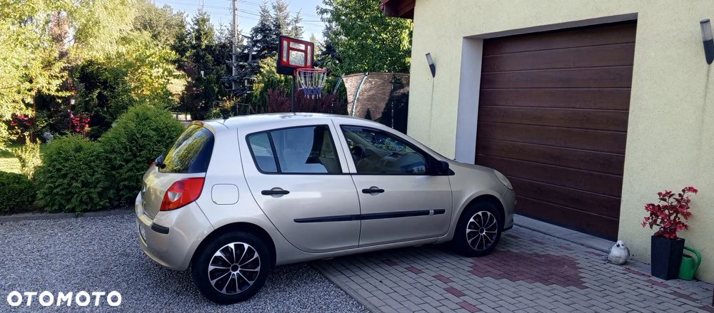 Renault Clio III (2005-2012) 1.2 16V Dynamique, 2006