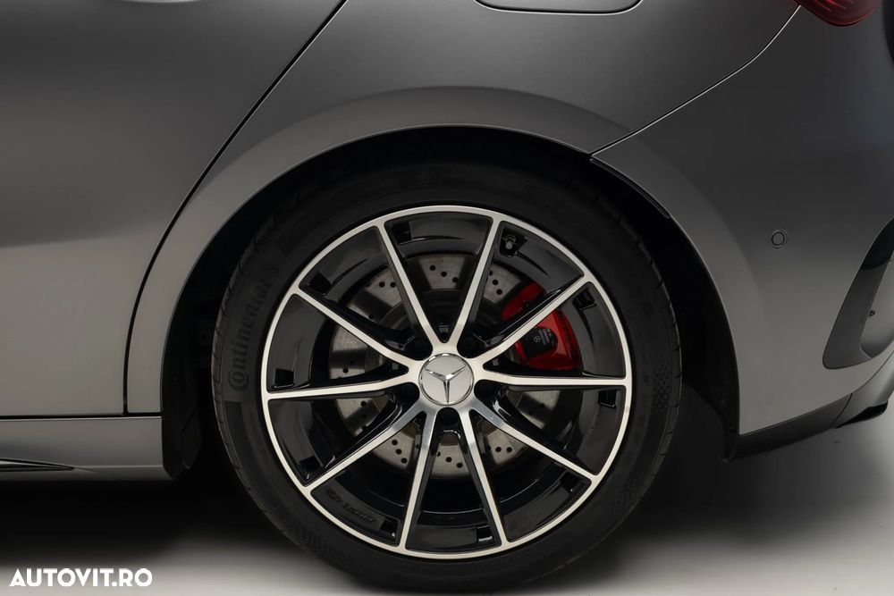 Mercedes-Benz A 35 AMG Sedan 4Matic MHEV 8G-DCT - 13