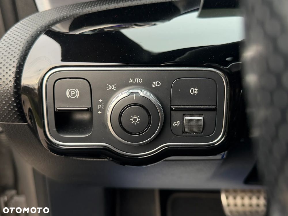 Mercedes-Benz CLA 200 4-Matic AMG Line 8G-DCT - 30