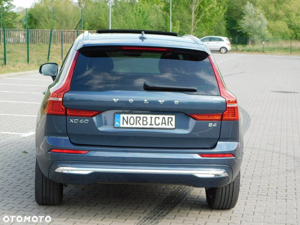 Volvo XC 60 B4 D Plus Bright - 28