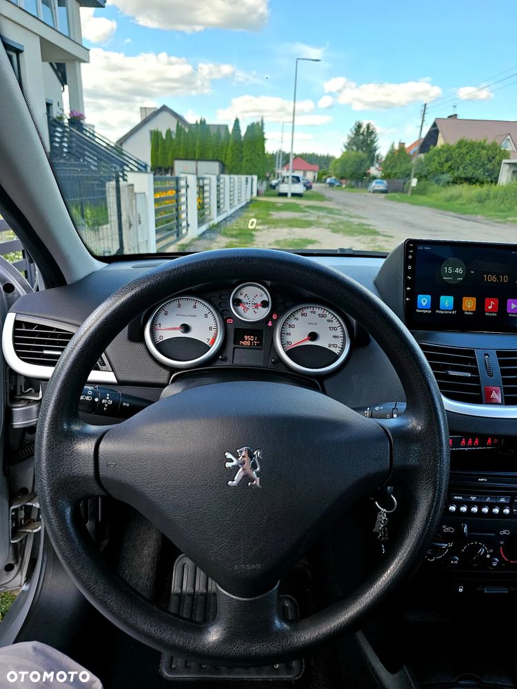 Peugeot 207 1.4 - 10