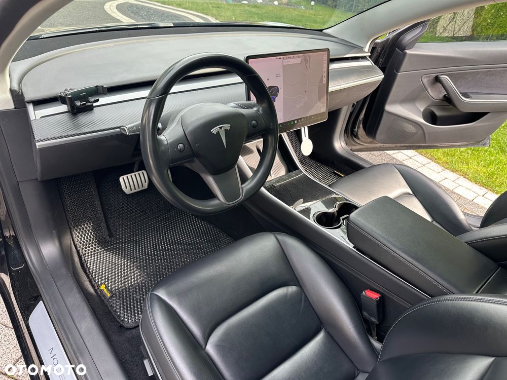 Tesla Model 3 - 14