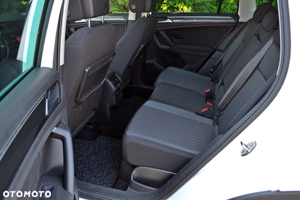 Volkswagen Tiguan - 24