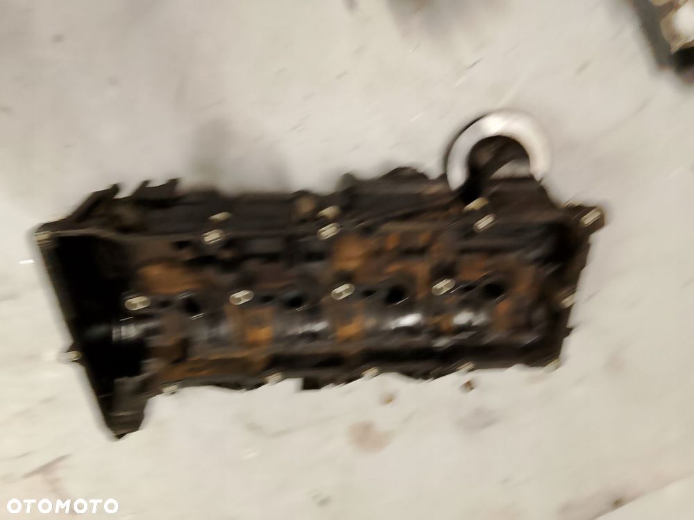 pokrywa zaworów bmw f30 2.0 d 8589941 - 3