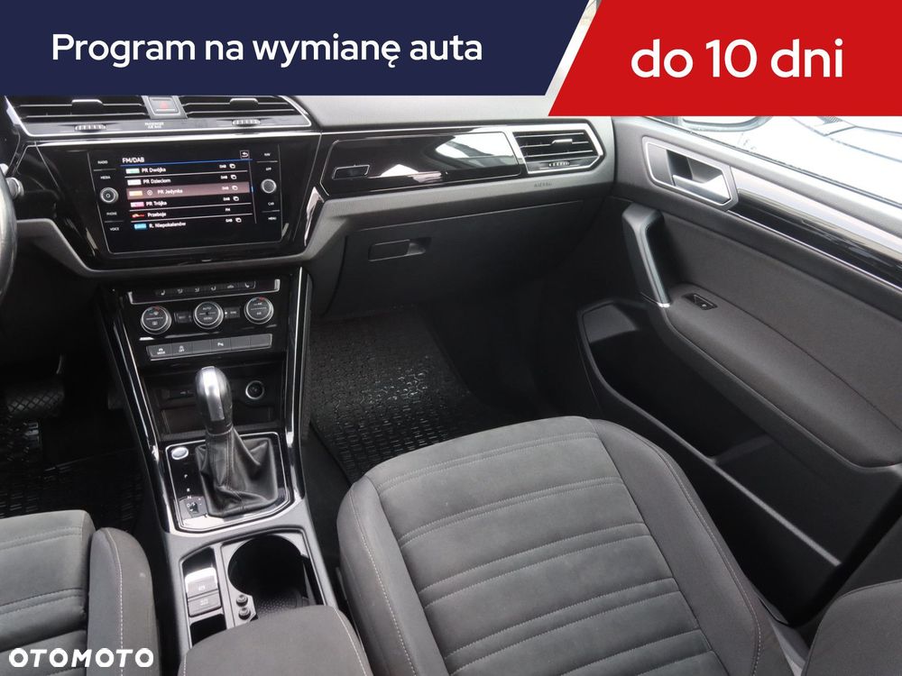 Volkswagen Touran - 9