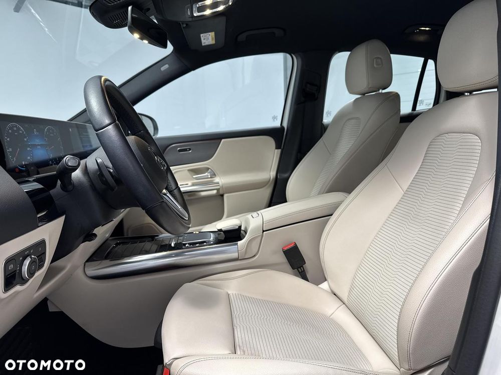 Mercedes-Benz GLA 200 Progressive - 12