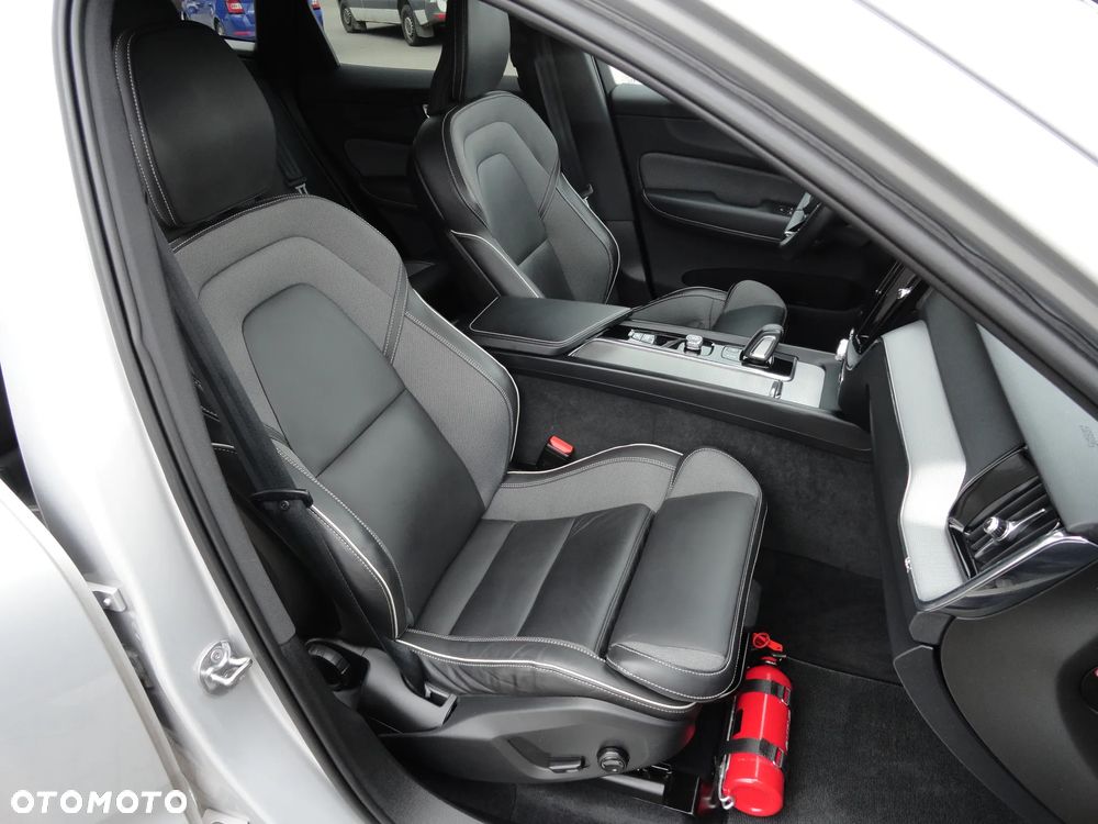 Volvo XC 60 B4 D Geartronic RDesign - 11