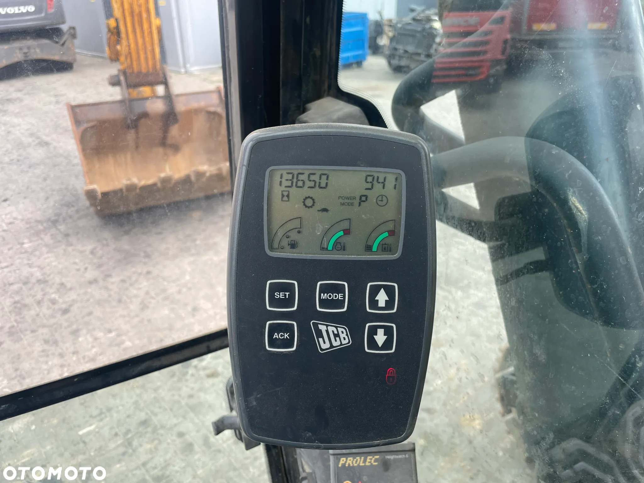 JCB JS360LCT4 - 11