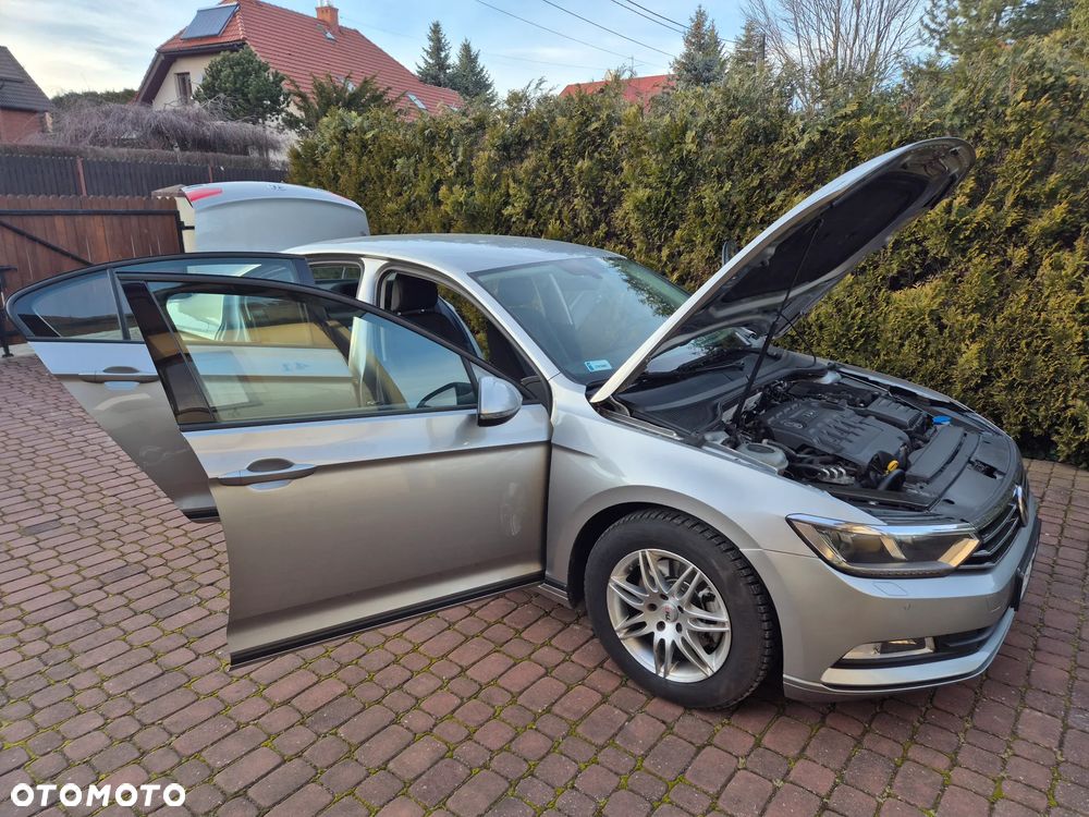 Volkswagen Passat 1.6 TDI BMT Trendline - 10