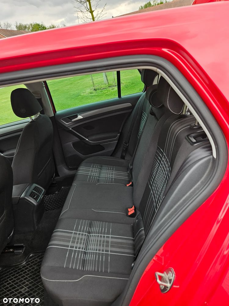 Volkswagen Golf 1.6 TDI BlueMotion Trendline - 8