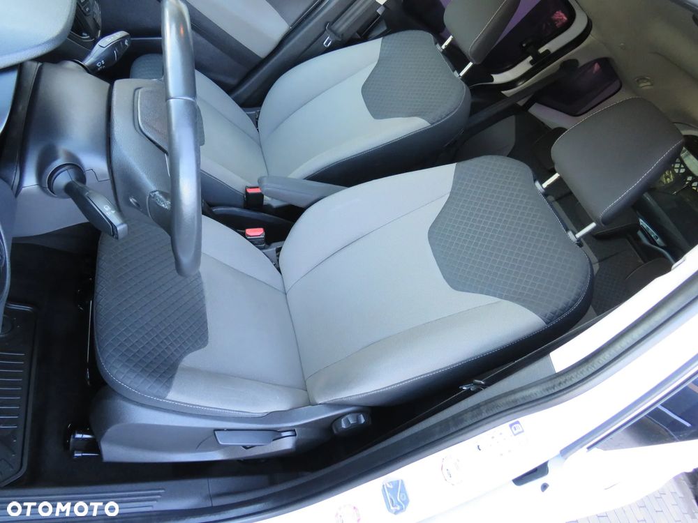 Ford Tourneo Courier - 28