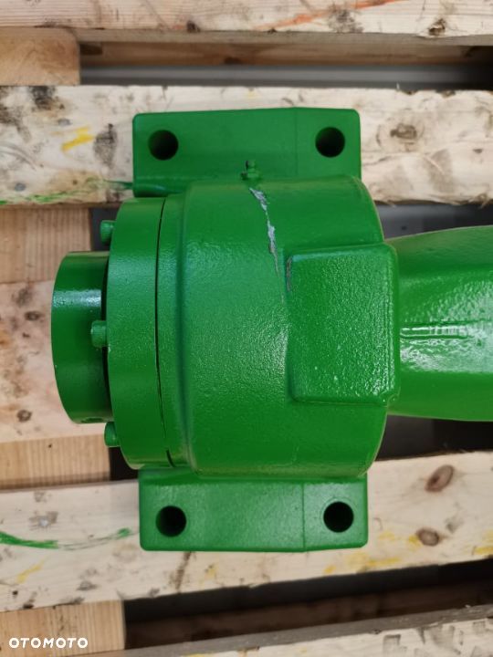 Obudowa wału napędowego R188078 John Deere 7820 - 7