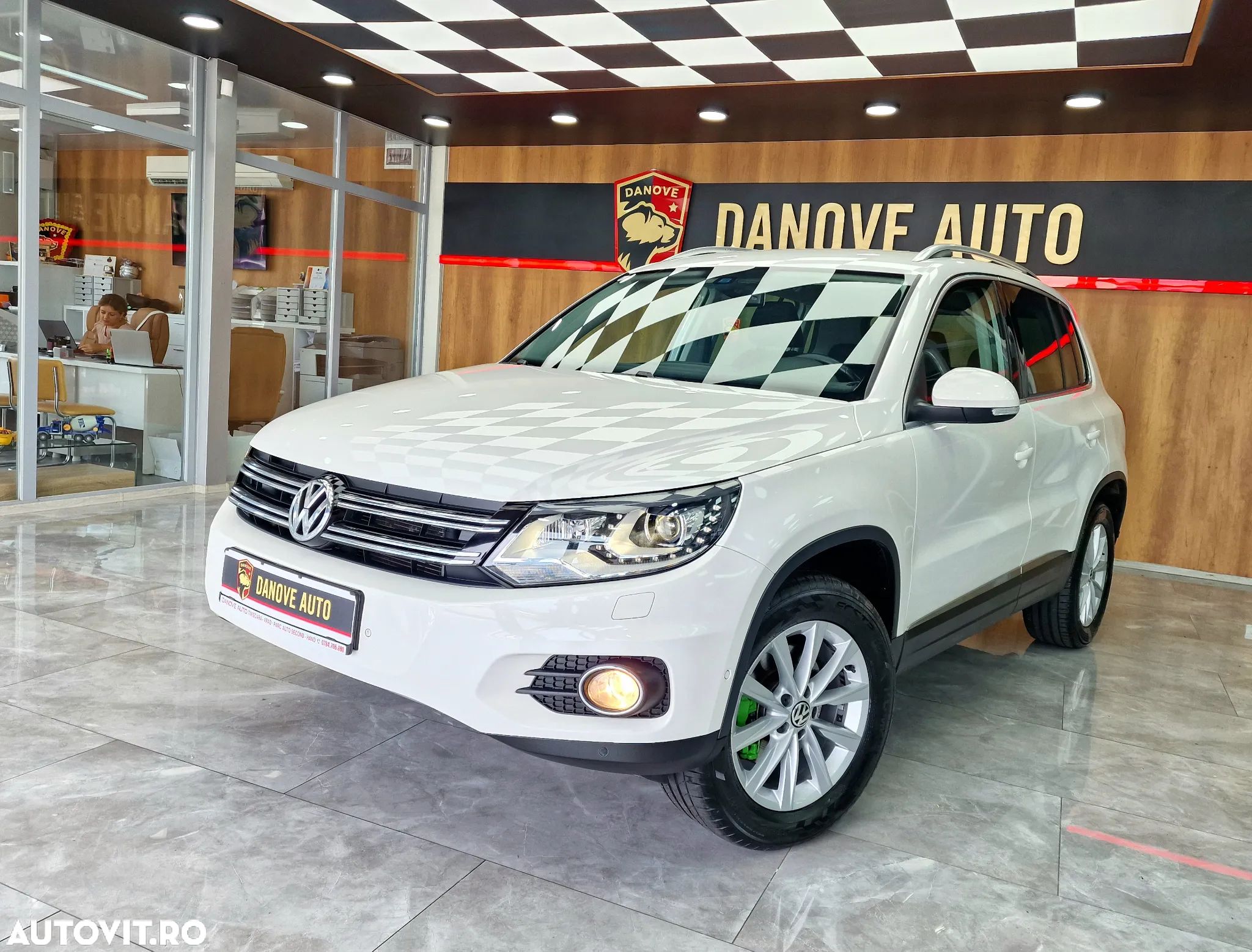 Volkswagen Tiguan 2.0 TDI 4Motion Track & Field - 1