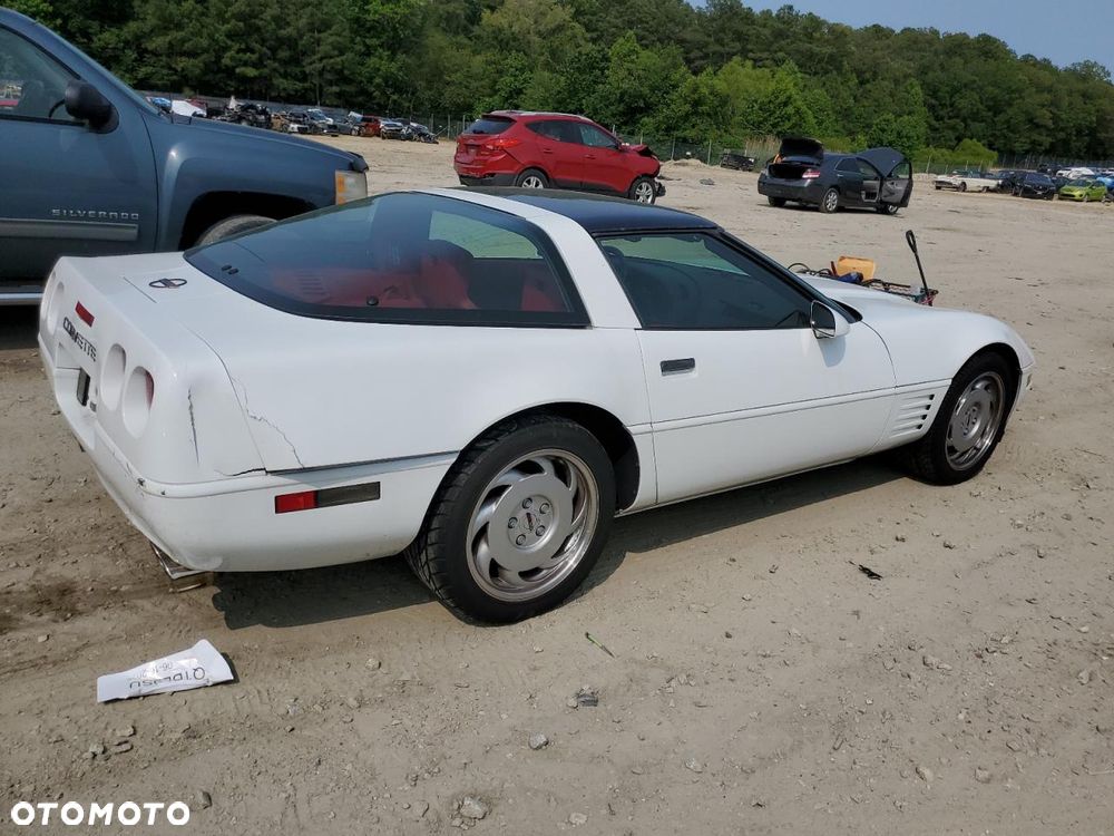 Chevrolet Corvette - 6