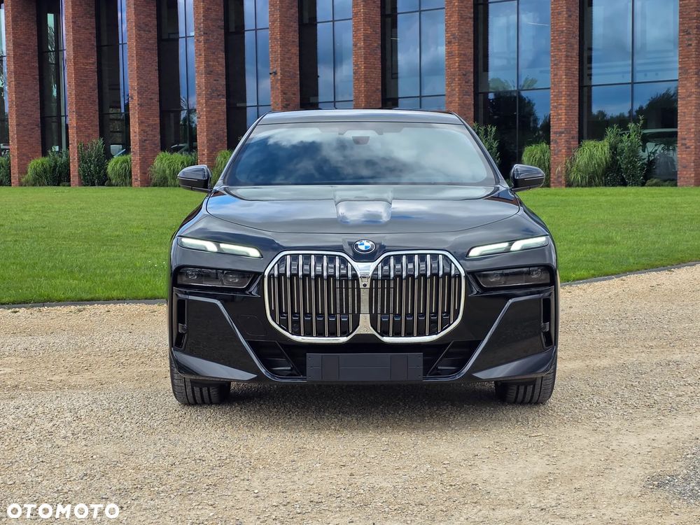 BMW Seria 7 740d xDrive mHEV M Sport sport - 7