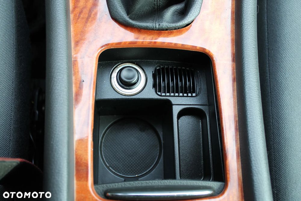 Mercedes-Benz Klasa C 200 CGI Elegance - 15