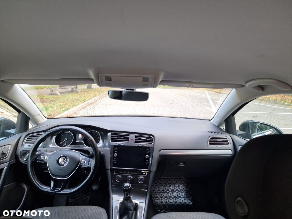Volkswagen Golf - 11
