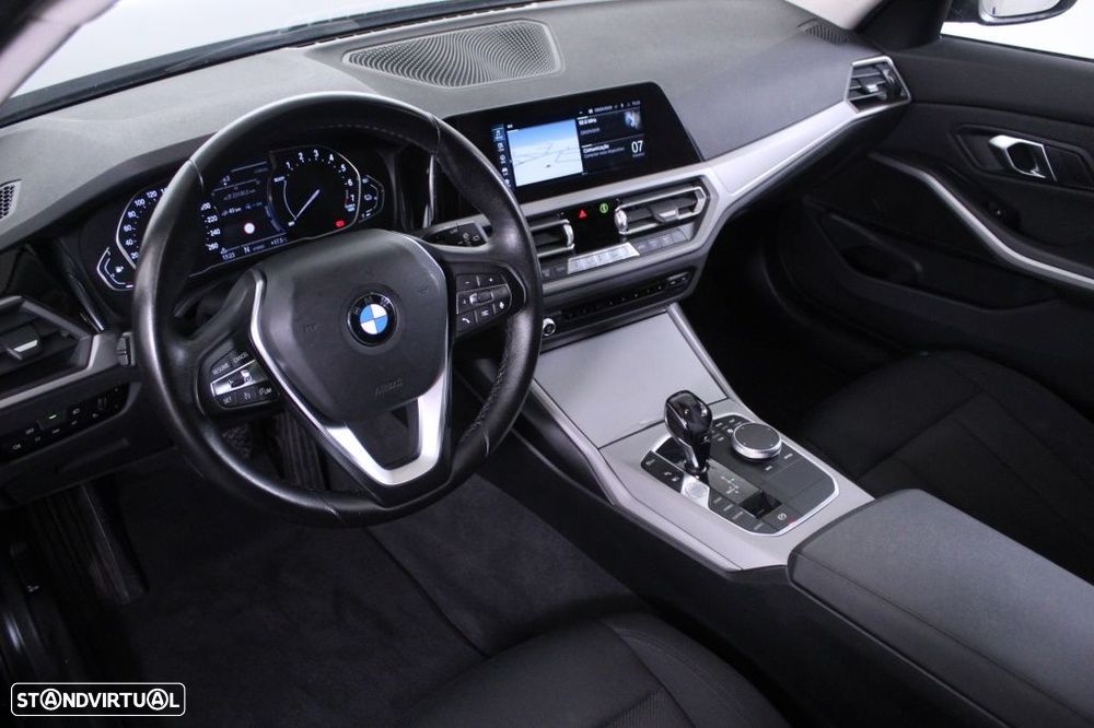 BMW 330 e Touring Corporate Edition Auto - 35