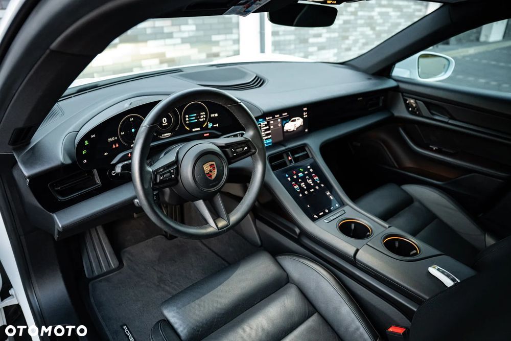 Porsche Taycan 4S Performance Plus - 12