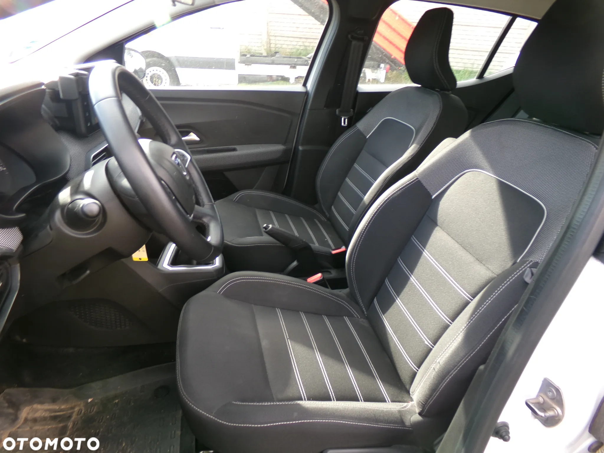 Dacia Sandero - 8