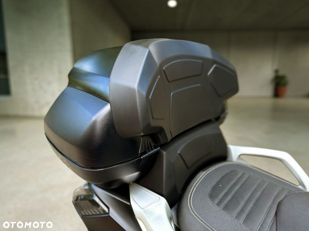 Peugeot Metropolis - 30