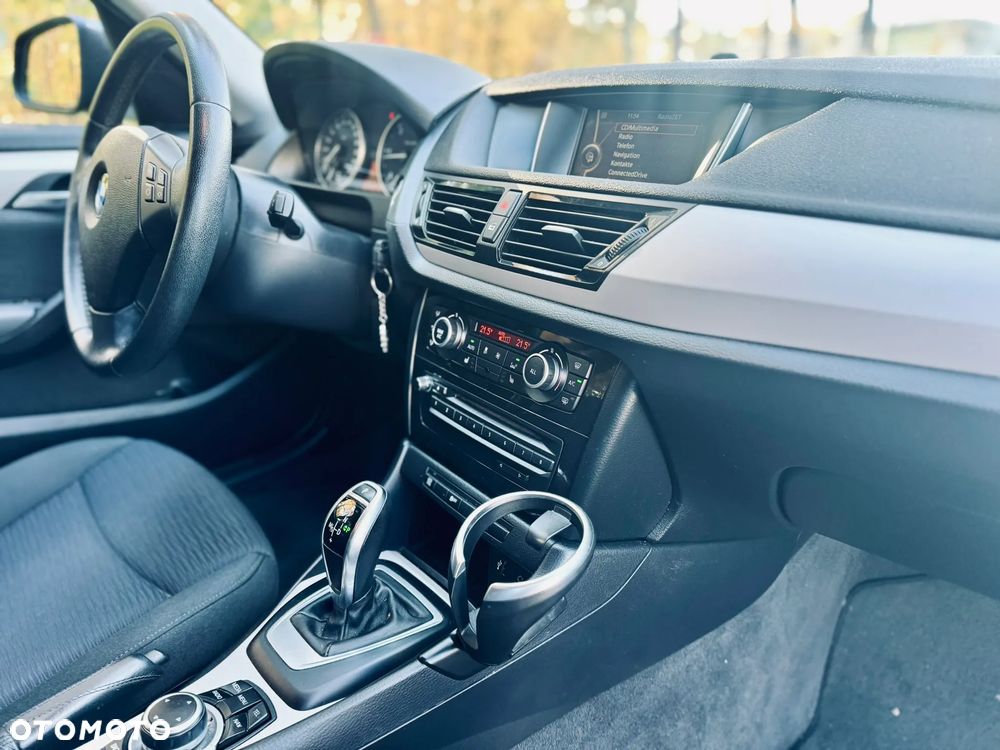 BMW X1 sDrive18d xLine - 8