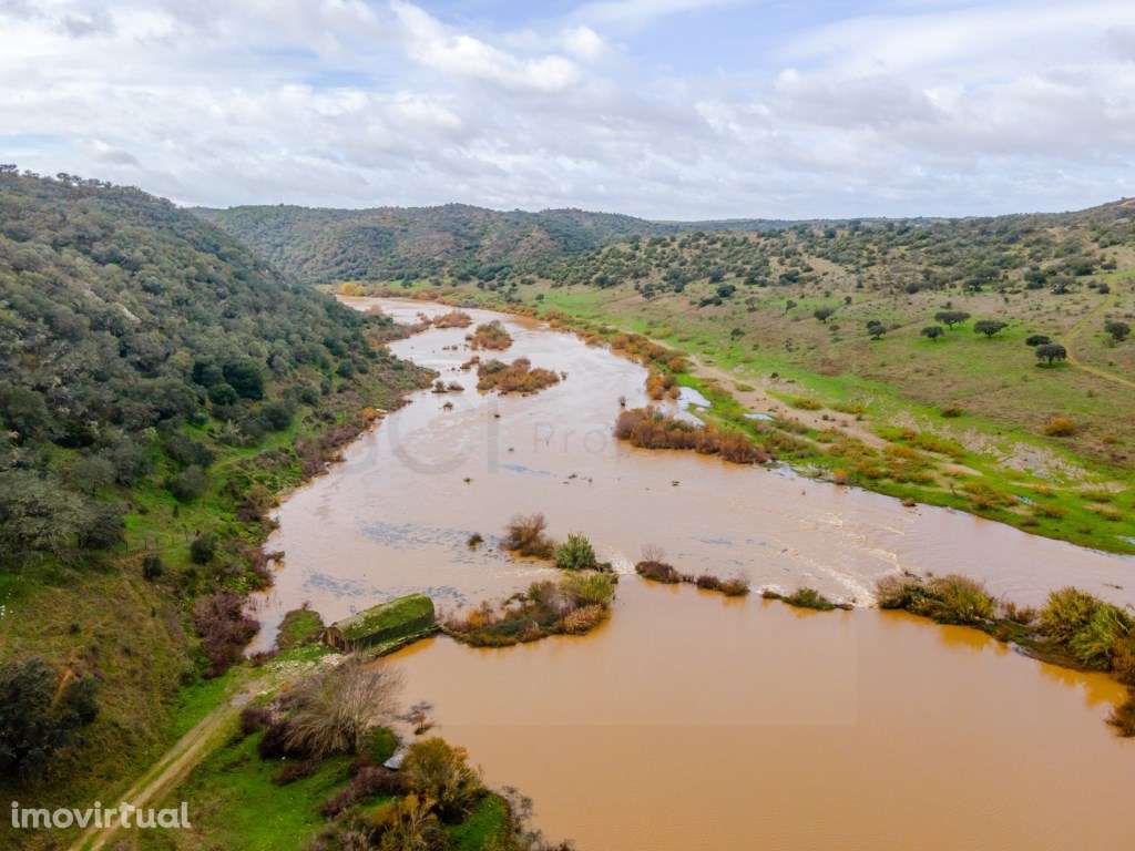 Quinta com quatro suítes e moínho, junto ao Rio Guadiana - Grande imagem: 5/59