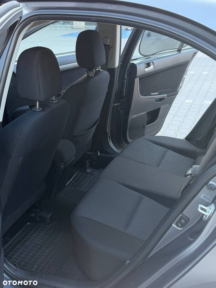 Mitsubishi Lancer 1.8 Intense - 27