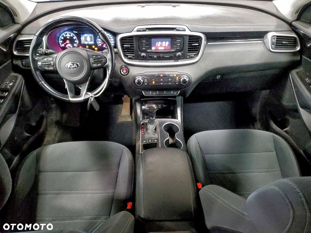 Kia Sorento - 8