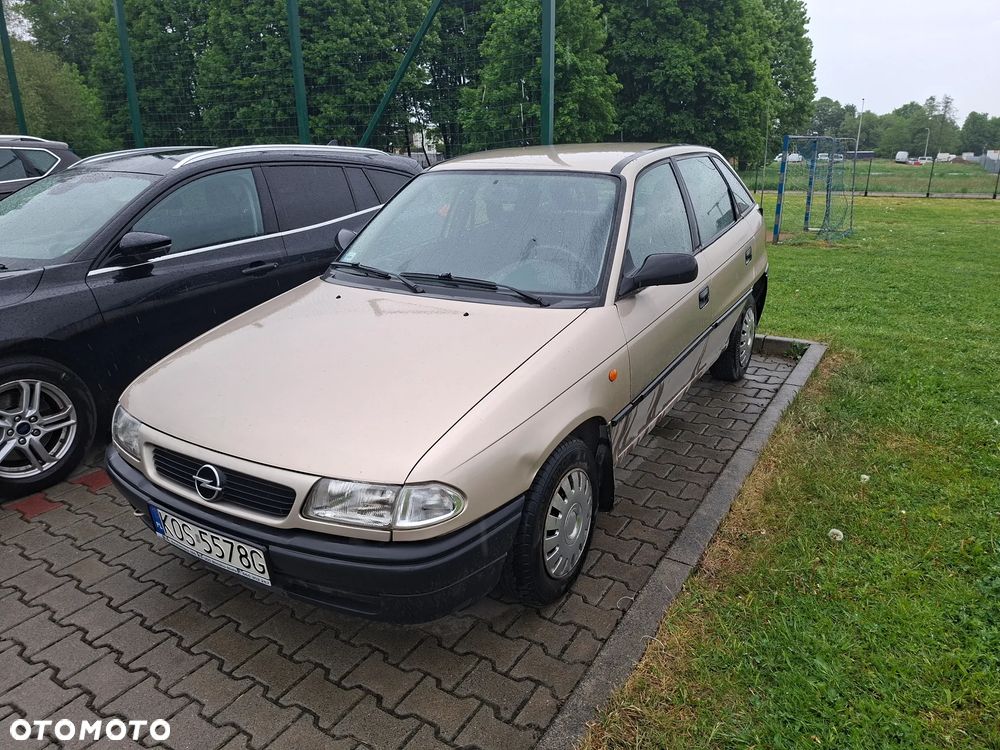 Opel Astra 1.4 Base - 3