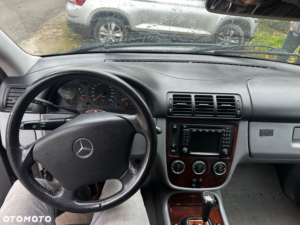 Mercedes-Benz ML - 13