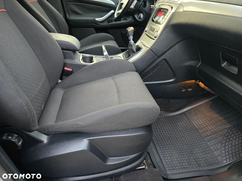 Ford S-Max 2.0 TDCi DPF Business Edition - 32