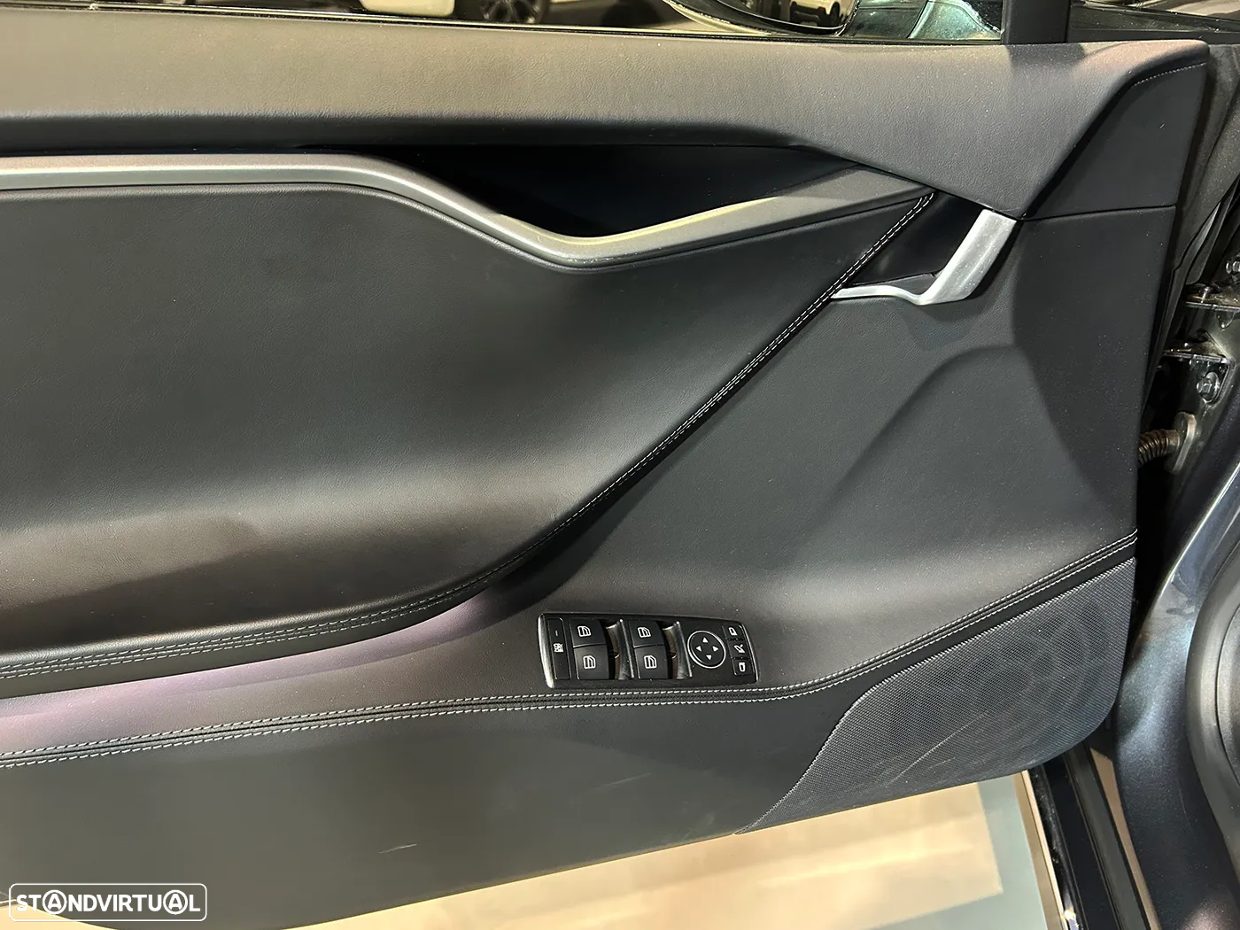 Tesla Model S - 23