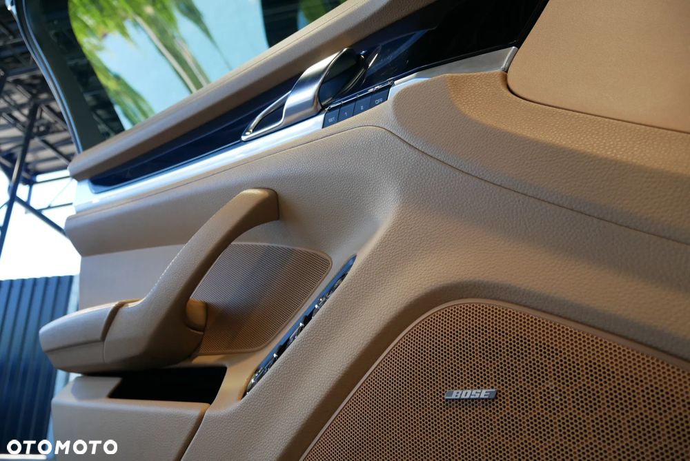 Porsche Panamera 4 - 28
