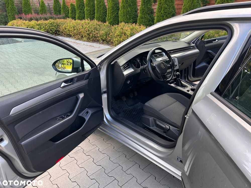 Volkswagen Passat - 8