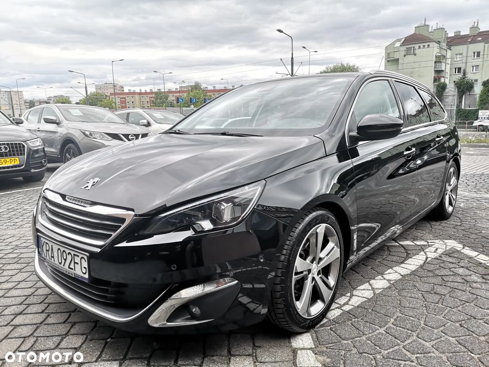 Peugeot 308 PureTech 130 GPF EAT8 Stop & Start Allure Business-Paket - 2