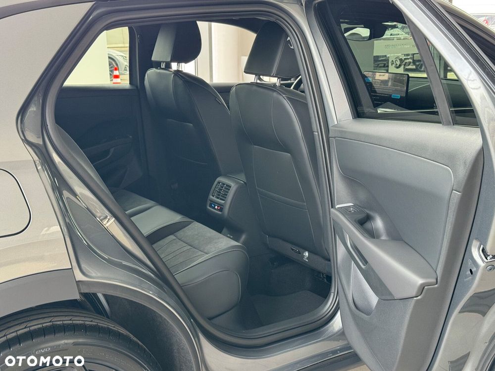 Volkswagen T-Roc 1.5 eTSI R-Line DSG - 11