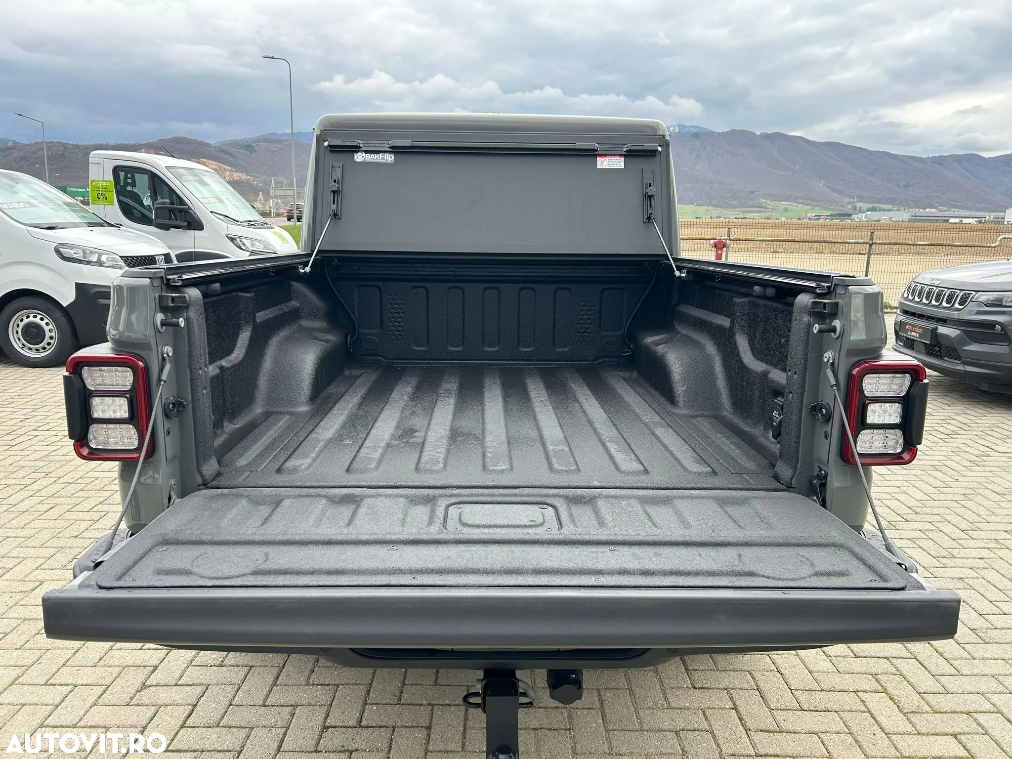 Jeep Gladiator 3.0L V6 Diesel AT8 4x4 264 CP Overland - 34