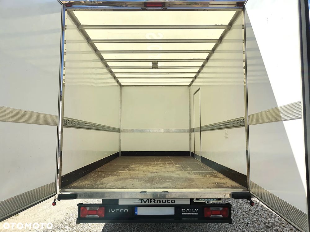 Iveco DAILY 50/35c15 3.0d 150KM** BLIŹNIAK** Kontener 8-EuroPalet + DRZWI BOCZNE** POLSKI SALON** 233 tyś KM** DMC do 3.5T kat.B** - 30