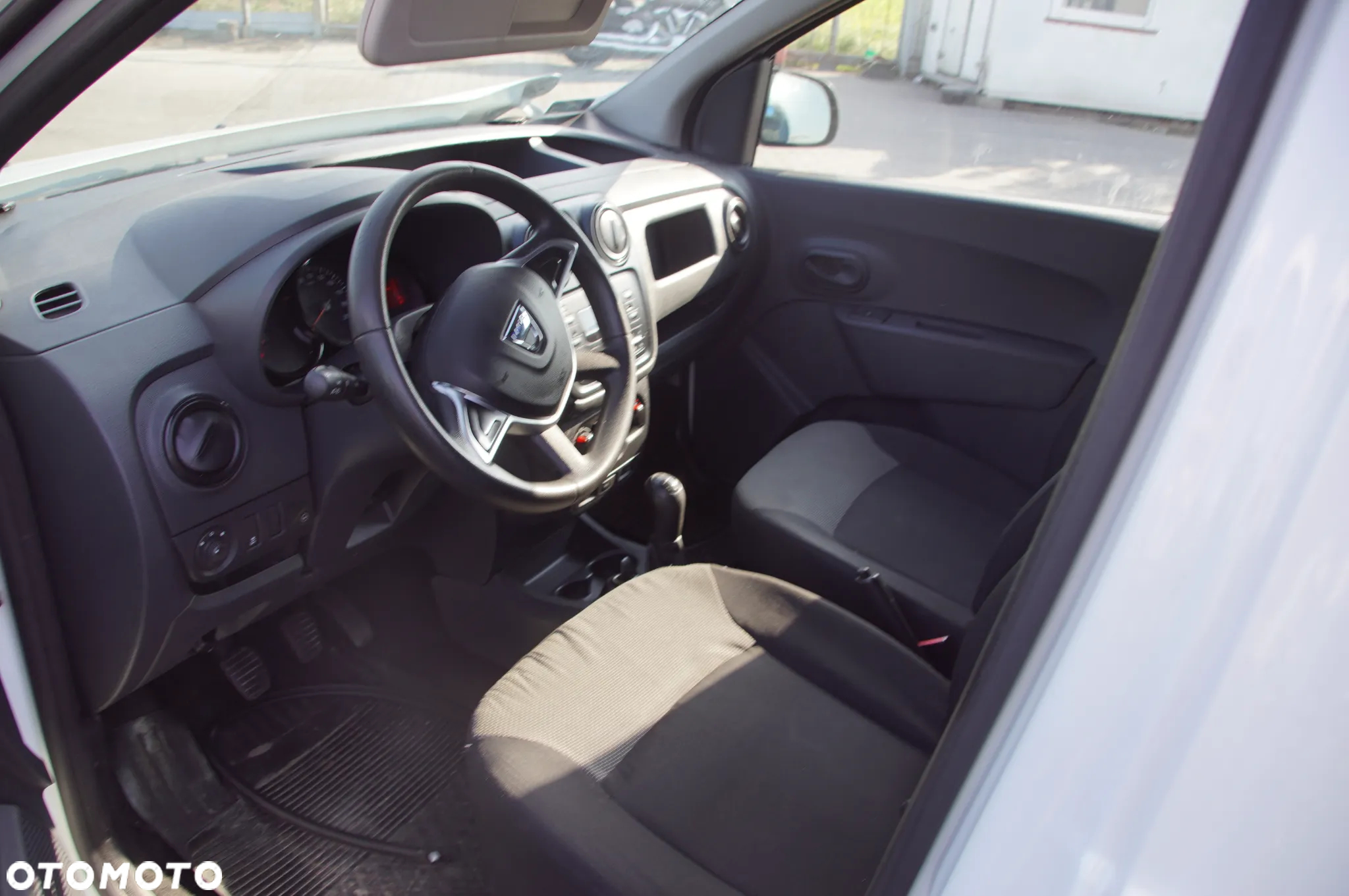 Auto na części - Dacia Dokker Lift 1.6 SCE 102 KM H4M740 JR5050 OV369 2017R Drzwi Lampy Lusterka Szyby Felgi - 9