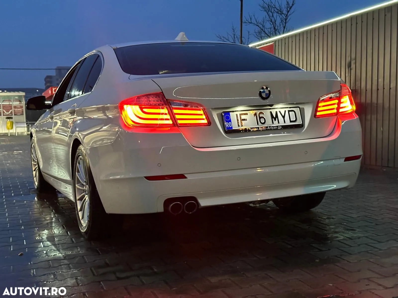 BMW Seria 5 525d Touring Aut. Luxury Line - 7