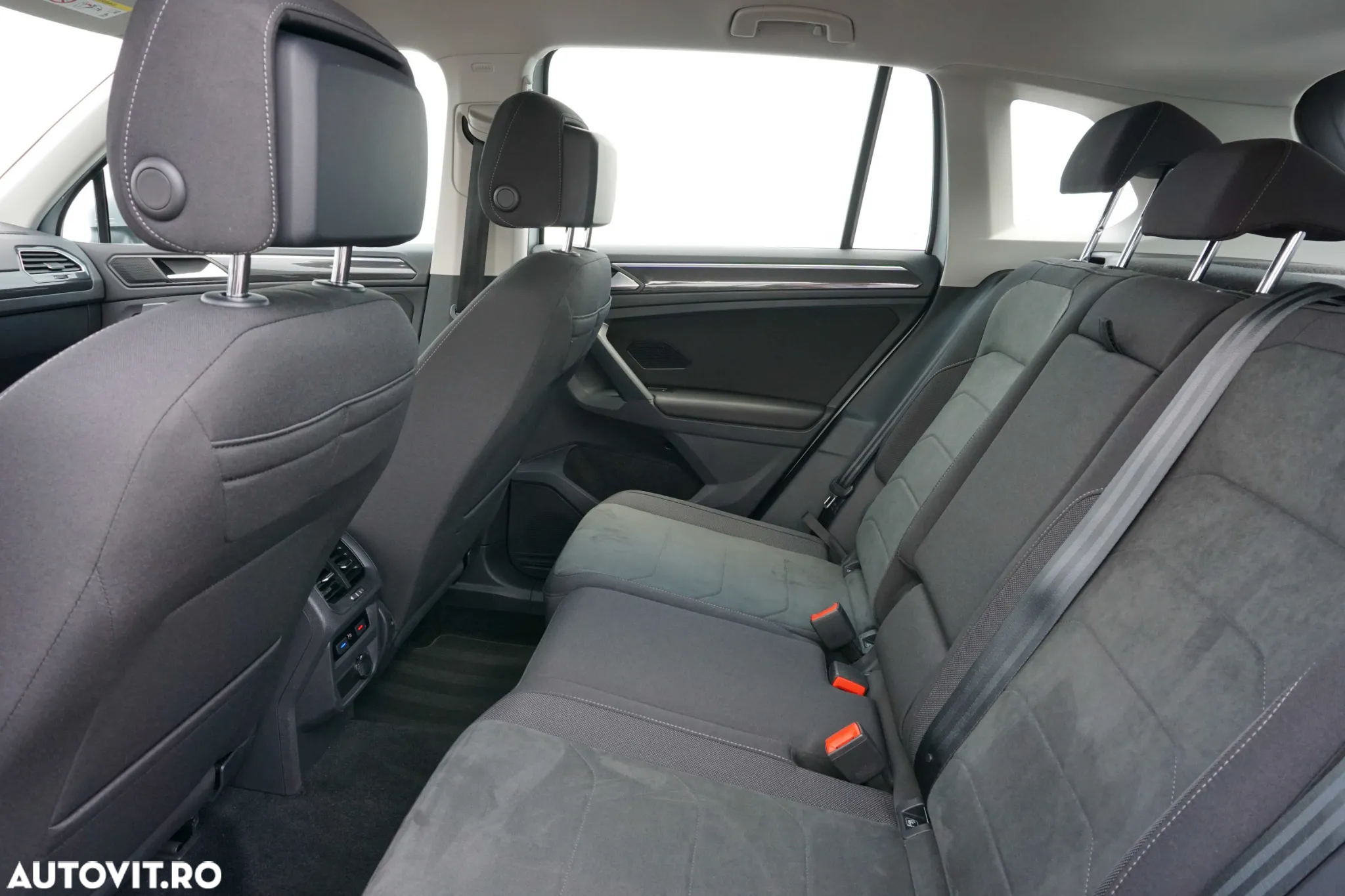 Volkswagen Tiguan - 24