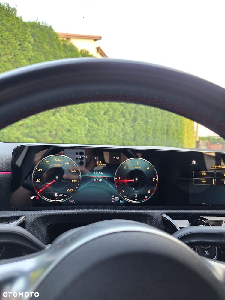 Mercedes-Benz Klasa A 200 d 4-Matic AMG Line 8G-DCT - 33