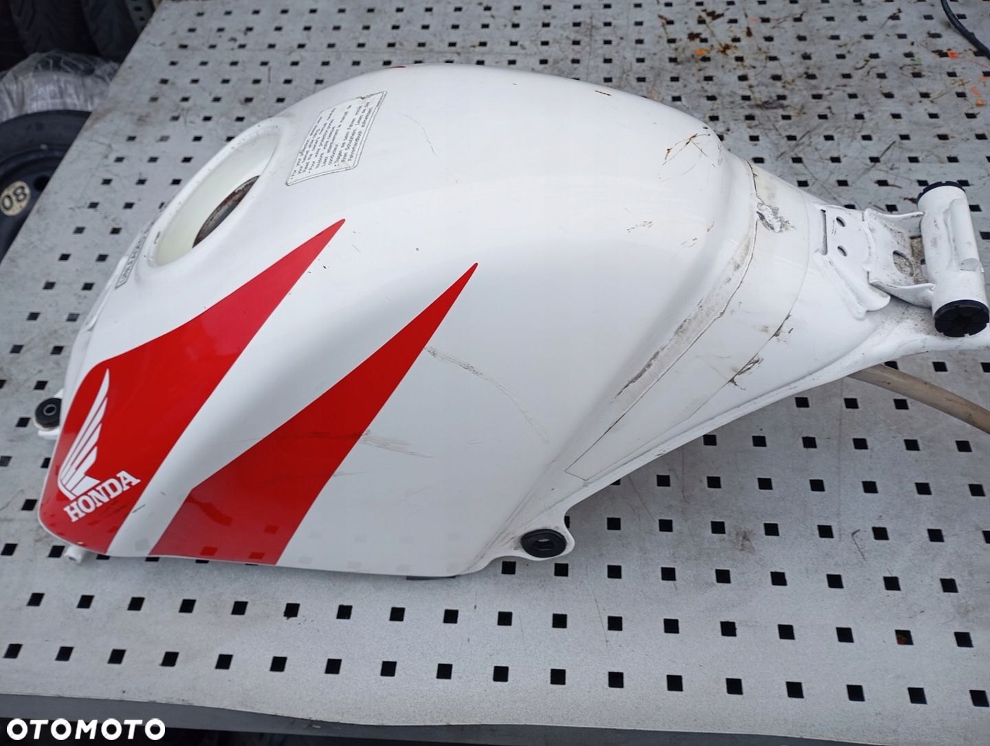 Zbiornik paliwa bak Honda CBR 125 R - 2