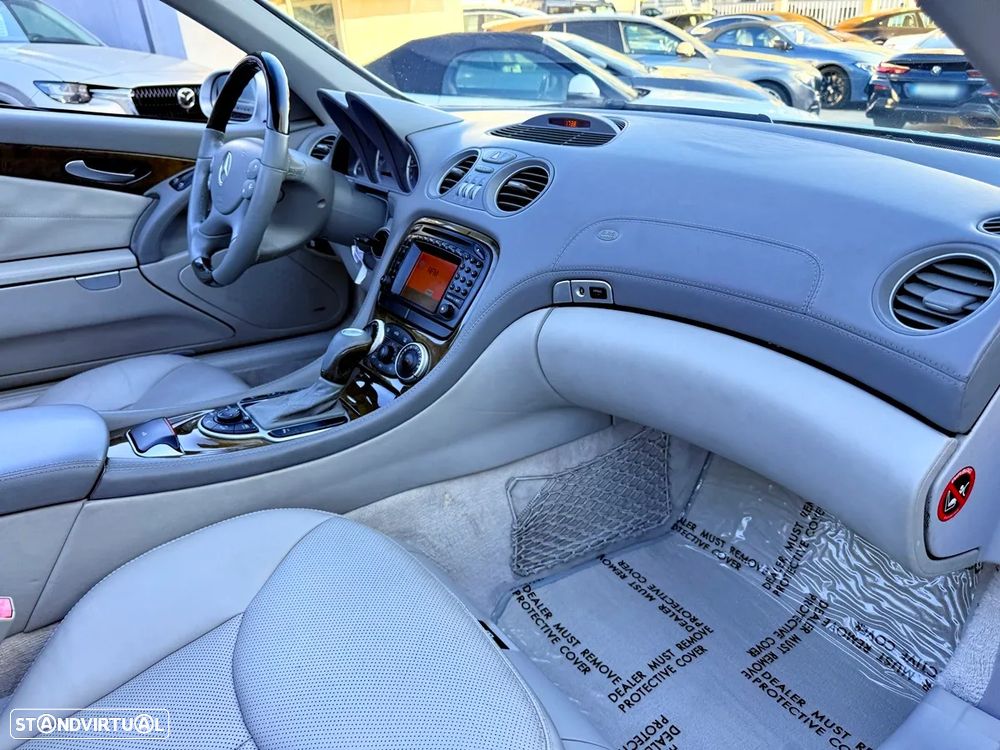 Mercedes-Benz SL 500 Standard - 30
